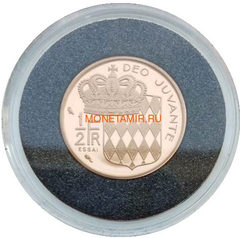 Монако &#189; франка 1965 Ранье III Пробник (Monaco &#189; Franc 1965 Rainier III ESSAI Gold Coin).Арт.000541145031/K0,55G/90 (фото, вид 1)